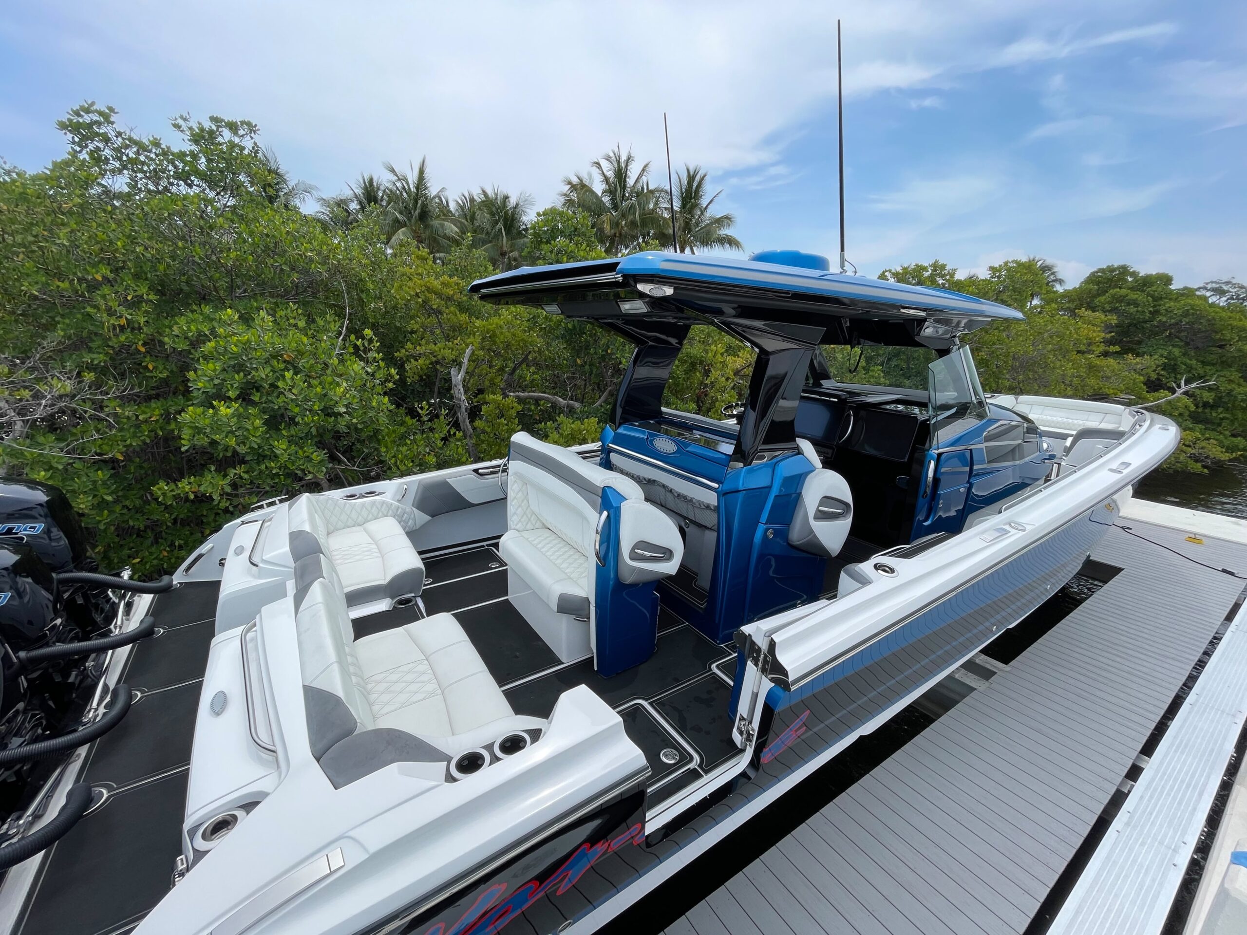Professional boat detailing and marine maintenance in Pompano Beach